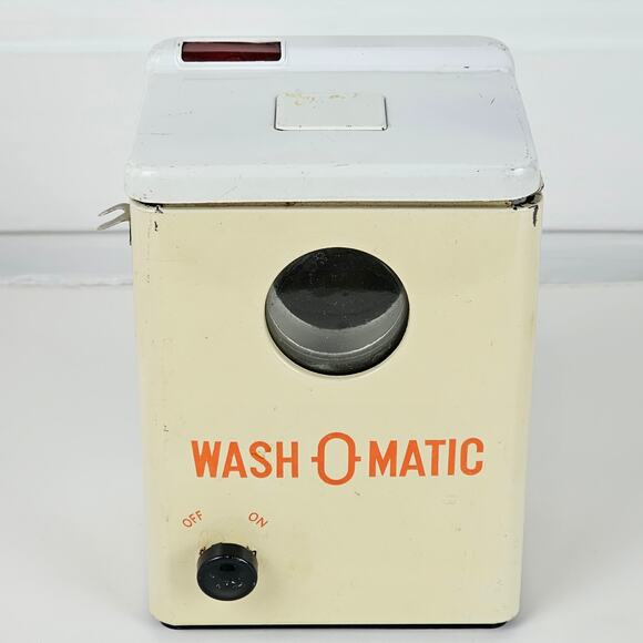 Vintage child's tin Wash O' Matic toy washing machine 6 x 4.5 x 3.75 - Picture 2 of 14